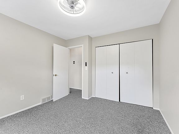 5th image of 426 Oak St #446-1