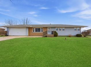 5545 S State Route 1, Saint Anne, IL 60964