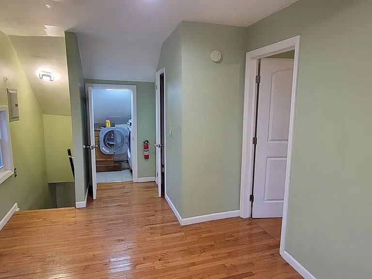 227 Main St — Photo 6