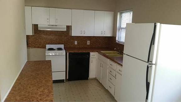 5th image of 8029 Laura St
