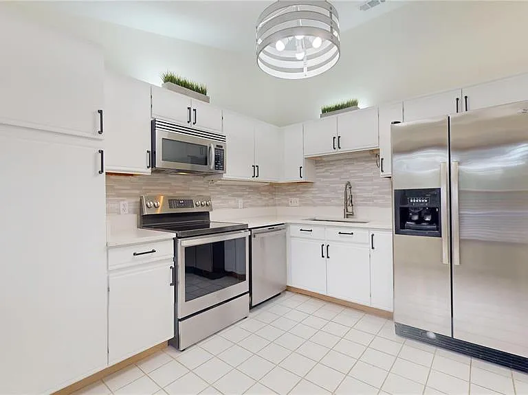 315 S Edison Ave #15 — Photo 3