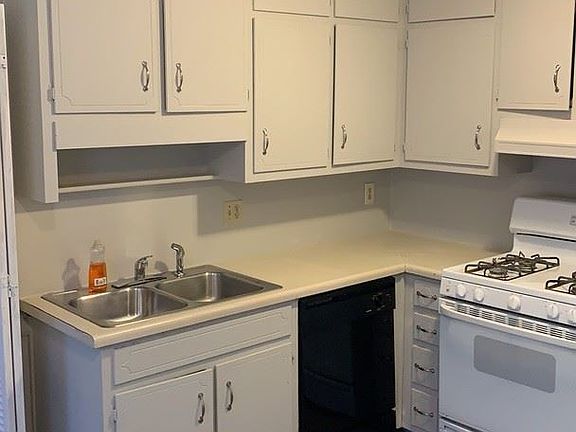 5th image of 3133B Dove Ct
