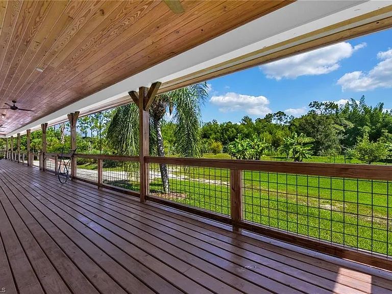 828 Sanctuary Rd — Photo 32
