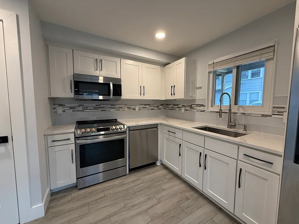 216 Seagate Ave #218A