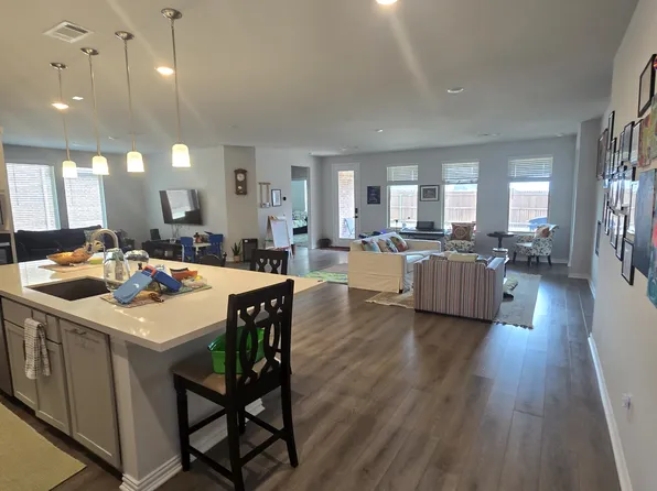 4404 Whitman Ave, Aubrey, TX 76227