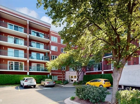 5340 N Lowell Ave APT 508, Chicago, IL 60630