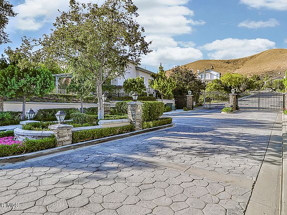 2nd image of 3159 Foxtail Ct