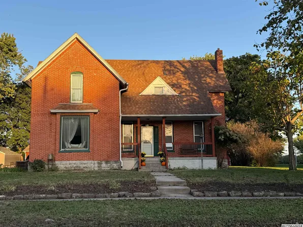 413 S Carolina Ave, Mason City, IA 50401