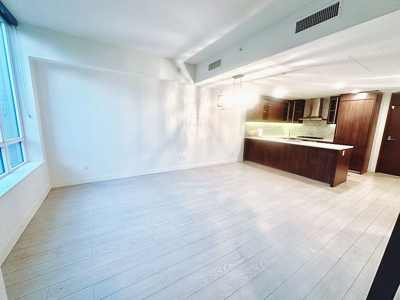 Richmond Townhouse for rent - 2 Bedrooms — photo 8