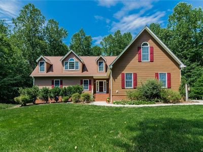 8250 Saint Peters Ln, New Kent, VA, 23124