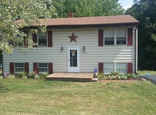 124 Falcon Ridge Rd, Clifton Forge, VA 24422