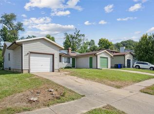 2526 Ellis View Ct NW, Cedar Rapids, IA 52405