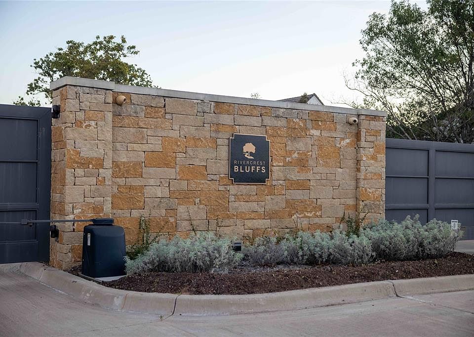 1st image of 208 Clementine Ct Lot 2R