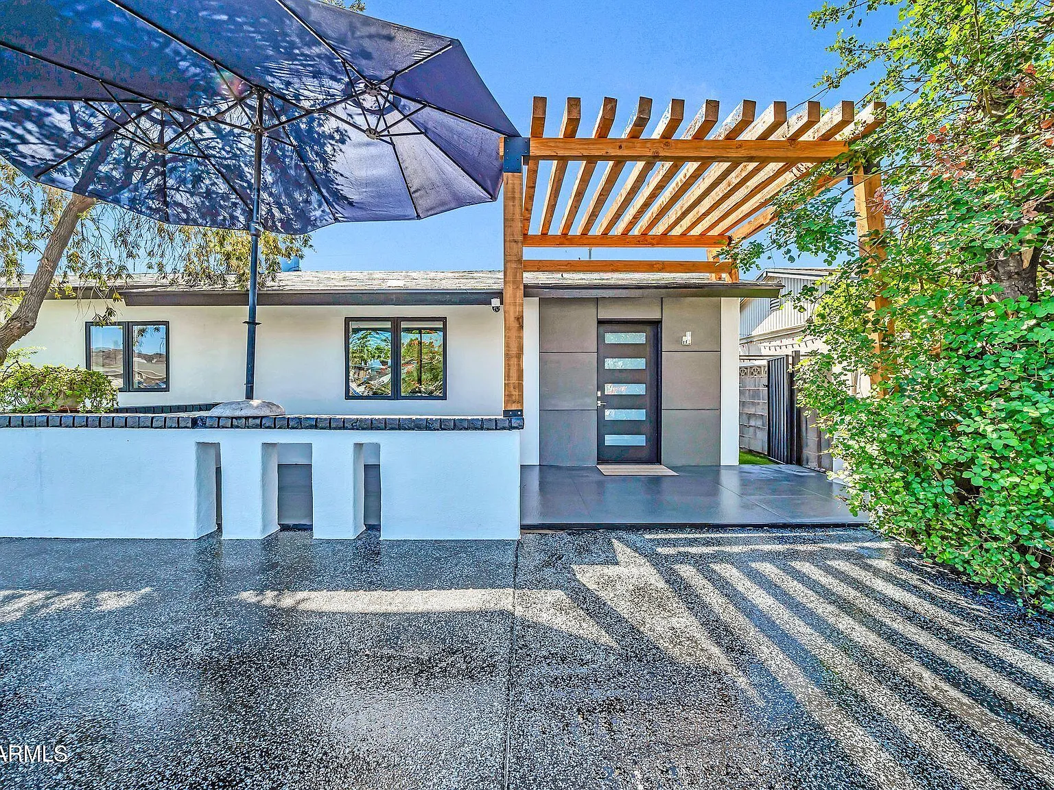 5 bed, 3.0 bath, 2038 sqft, $3,250 — Photo 3