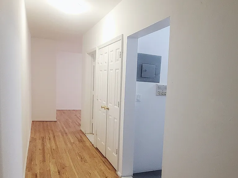 306 W 51st St #3D — Photo 6