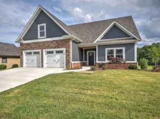 230 Riverwatch Cir, Kingsport, TN 37660