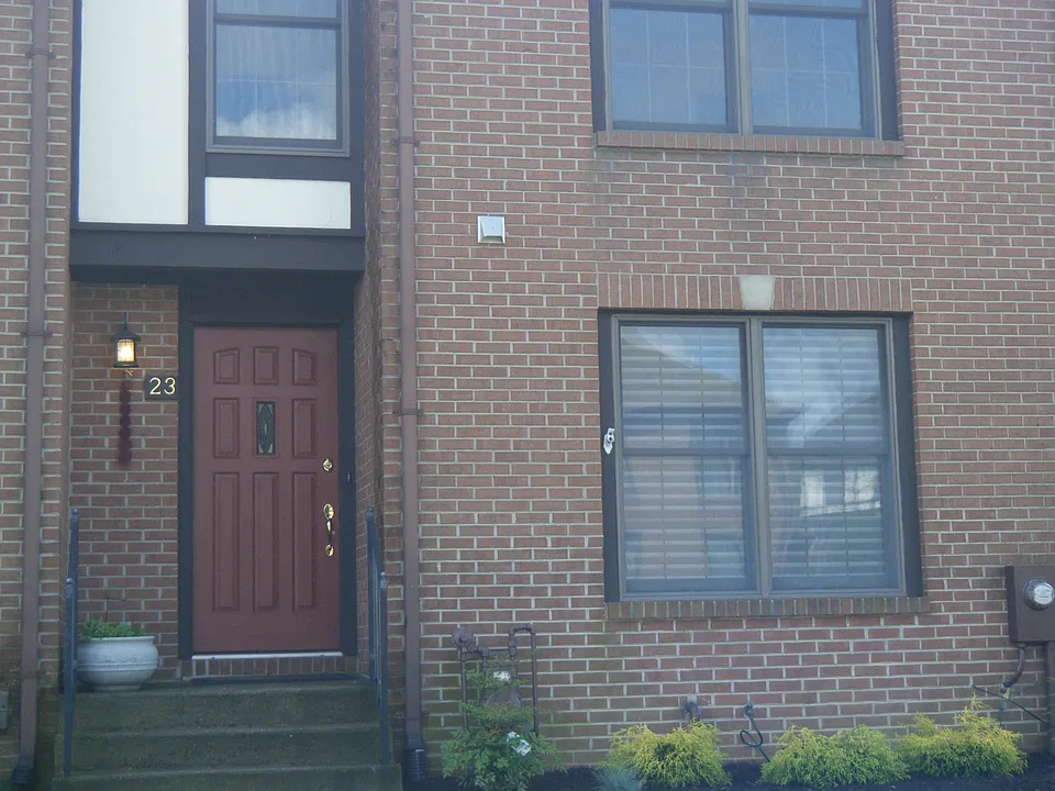 23 Rhodes Pl