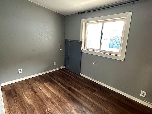 2nd image of 100 Buren Rd Space 832