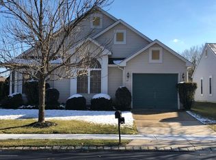 27 Dowing Ln, Jackson, NJ 08527