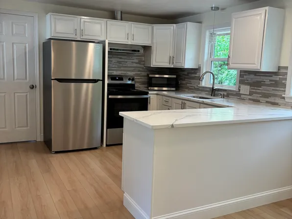 73 Gillis St, Nashua, NH 03060