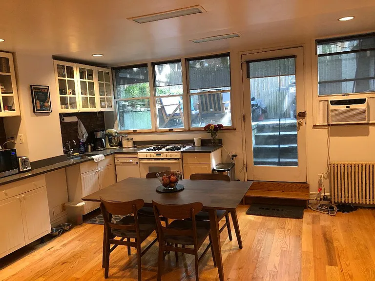139 Henry St #1 — Photo 4