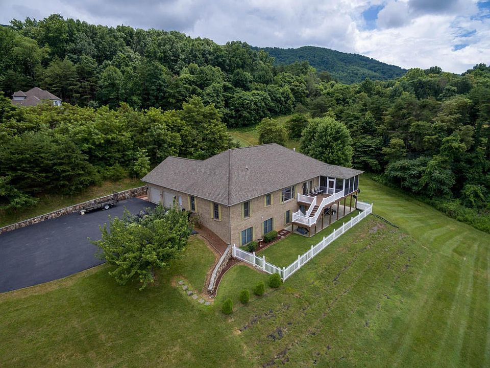 1st image of 240 White Tail Dr