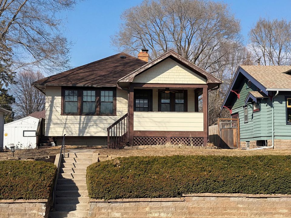 1st image of 1495 Saint Clair Ave