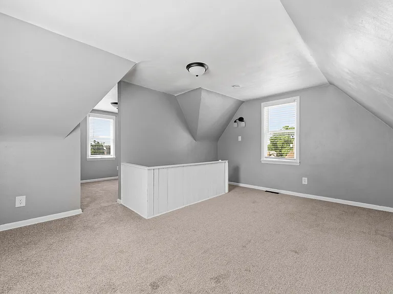 2725 Connecticut Ave — Photo 14