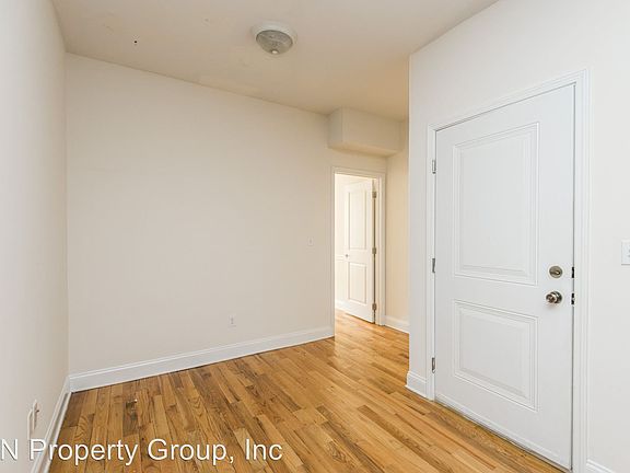 5th image of 2258 N Park Ave #2917291