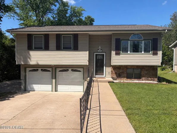 1405 W Aylor St, Webb City, MO 64870