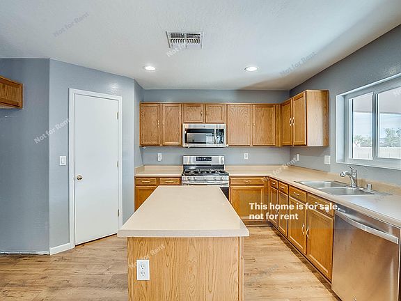 2nd image of 6005 W Wood St
