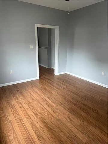 506 Macarthur Ave — Photo 2