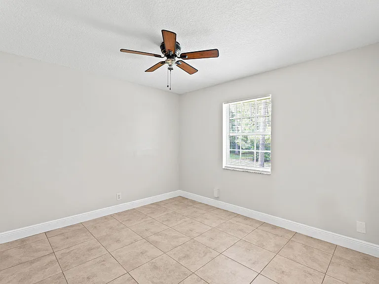 16628 Valencia Blvd — Photo 23