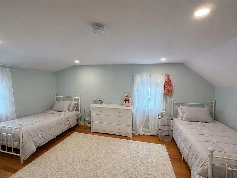 33 Logan Rd — Photo 8