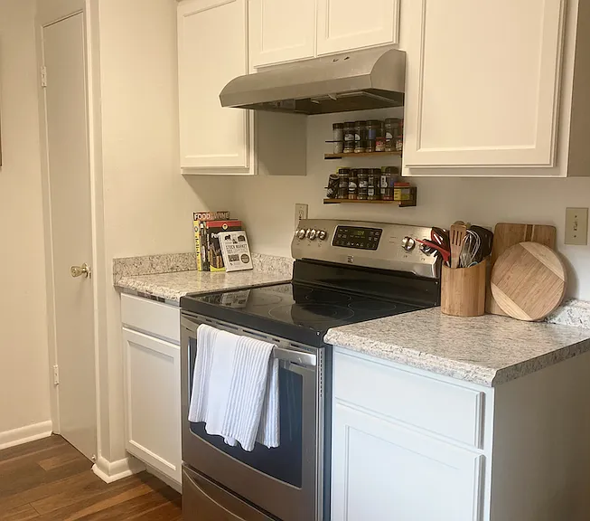 1701 Lobdell Ave — Photo 4