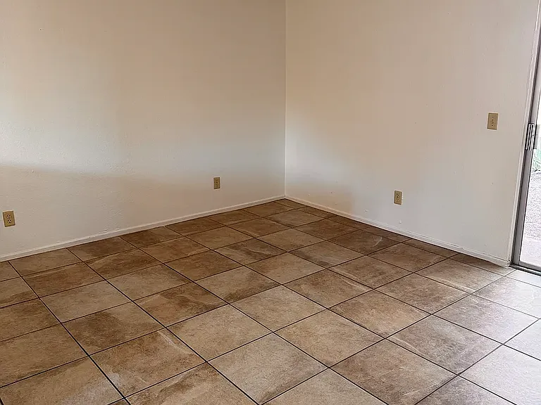 4335 E Fairmount St #2 — Photo 11