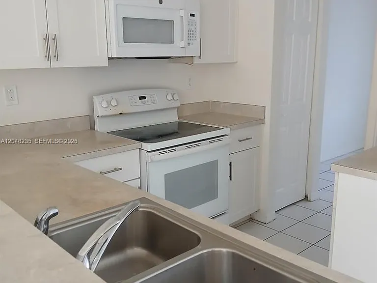 6041 SW 19th Pl — Photo 25