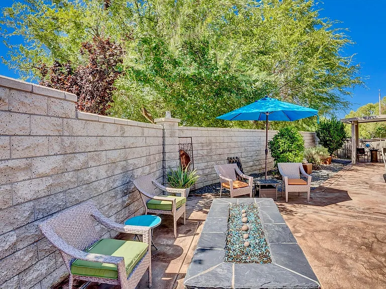 McCartney Dr — Photo 9