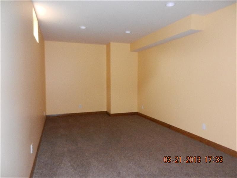 2nd image of 33 Maple Creek Ct