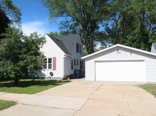 1303 W Wisconsin St, Portage, WI 53901