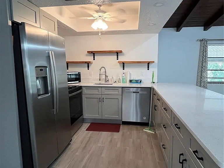 50 Palm Dr — Photo 6