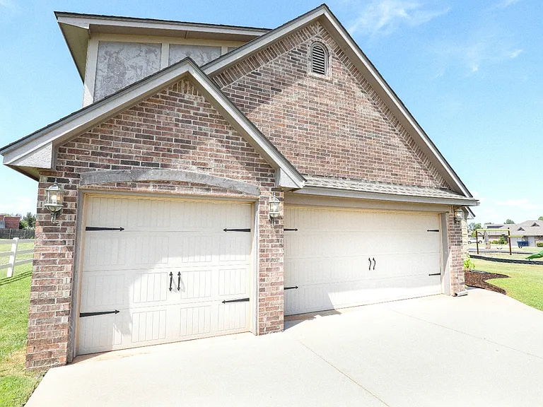 17225 Ridgewood Dr — Photo 4