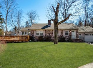 10 Dover Milton Rd, Oak Ridge, NJ 07438