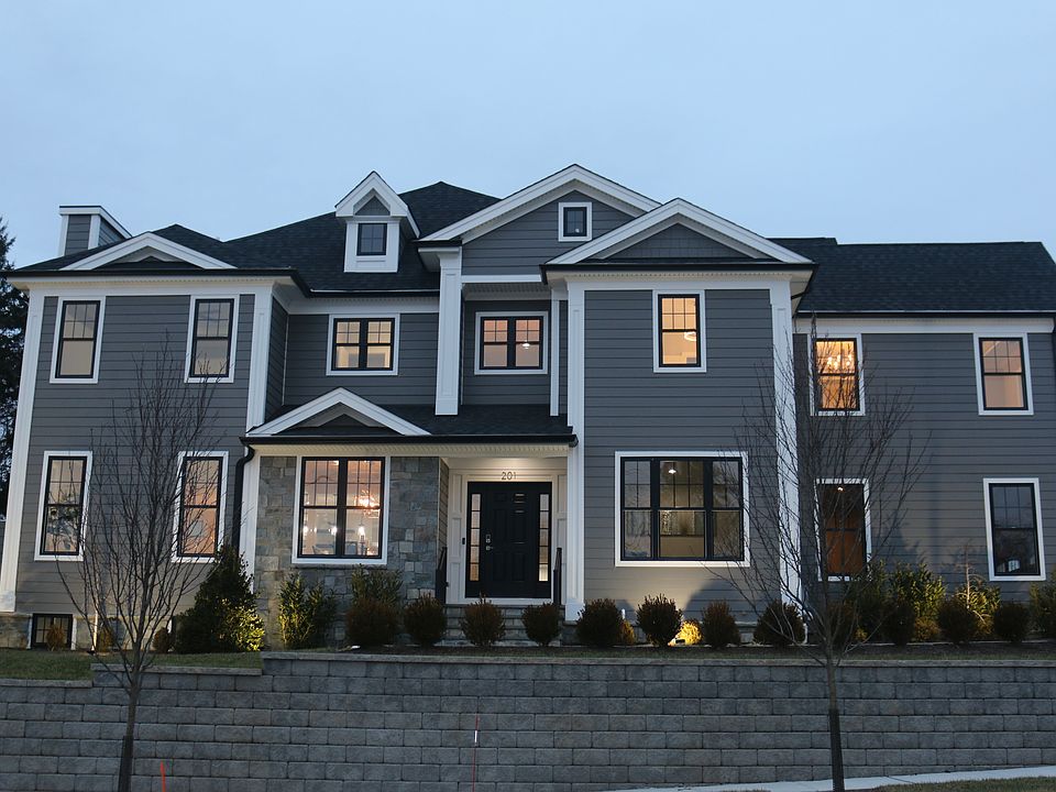 1st image of 708 Mountain Blvd #55N9OM