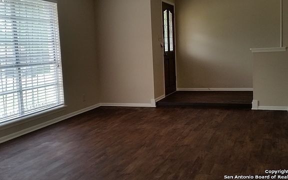 3rd image of 7526 Standing Oaks St