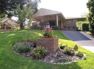 316 Natchez Ave S, Golden Valley, MN 55416