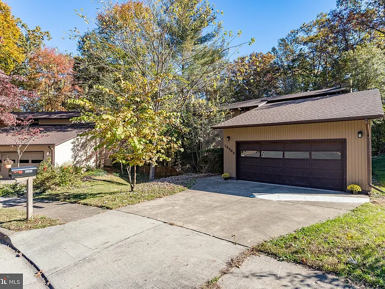 12303 Mulberry Ct — Photo 2