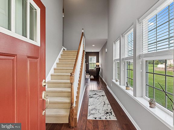 4th image of 214 Sills Ln