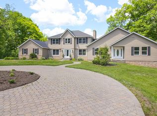 296 Jackson Rd, Aurora, OH 44202