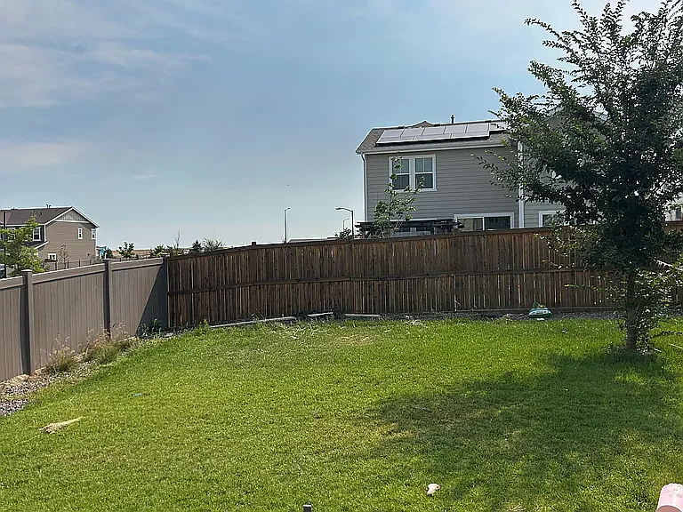 5 bed, 2318 sqft, $2,950 — Photo 2